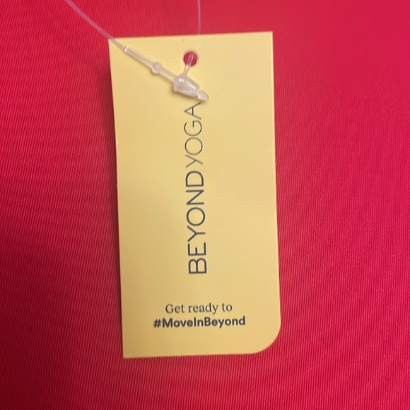 NWT Beyond Yoga convertible gym - Picture 3 of 10